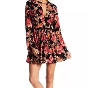Free People Sz 2 Mini Dress Tegan Floral Swing Bell Sleeve Black Combo EUC